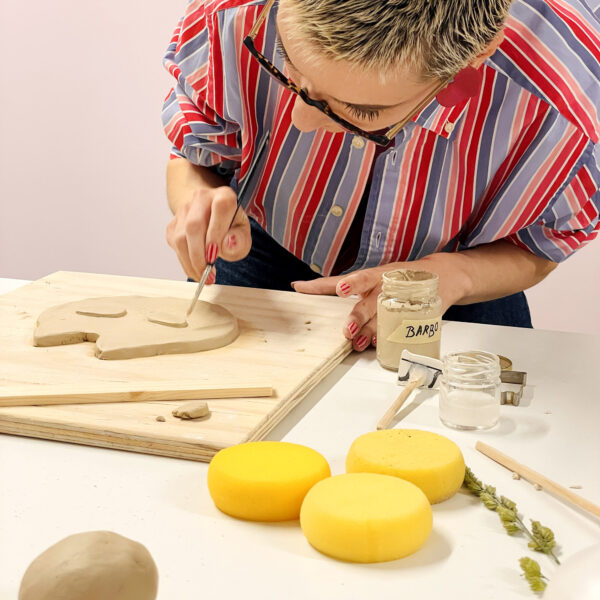 Creează o farfurie din ceramică cu mâinile tale - imagine 4