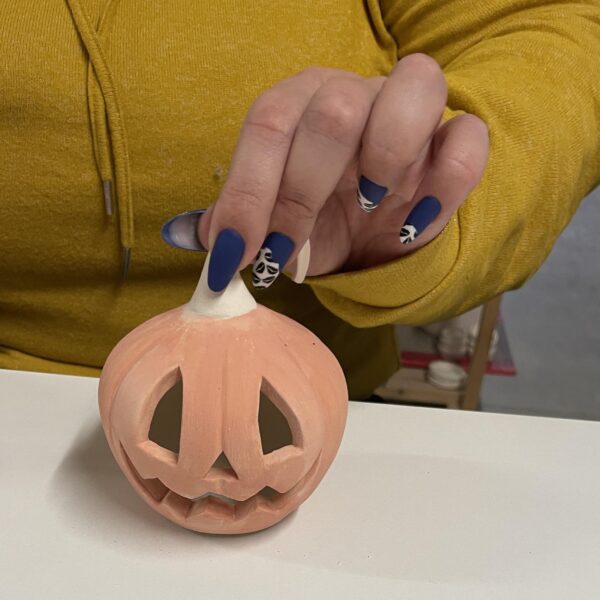 Pictează un dovleac de Halloween - imagine 3