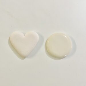 Creează broșe și mărțișoare pentru toate prietenele